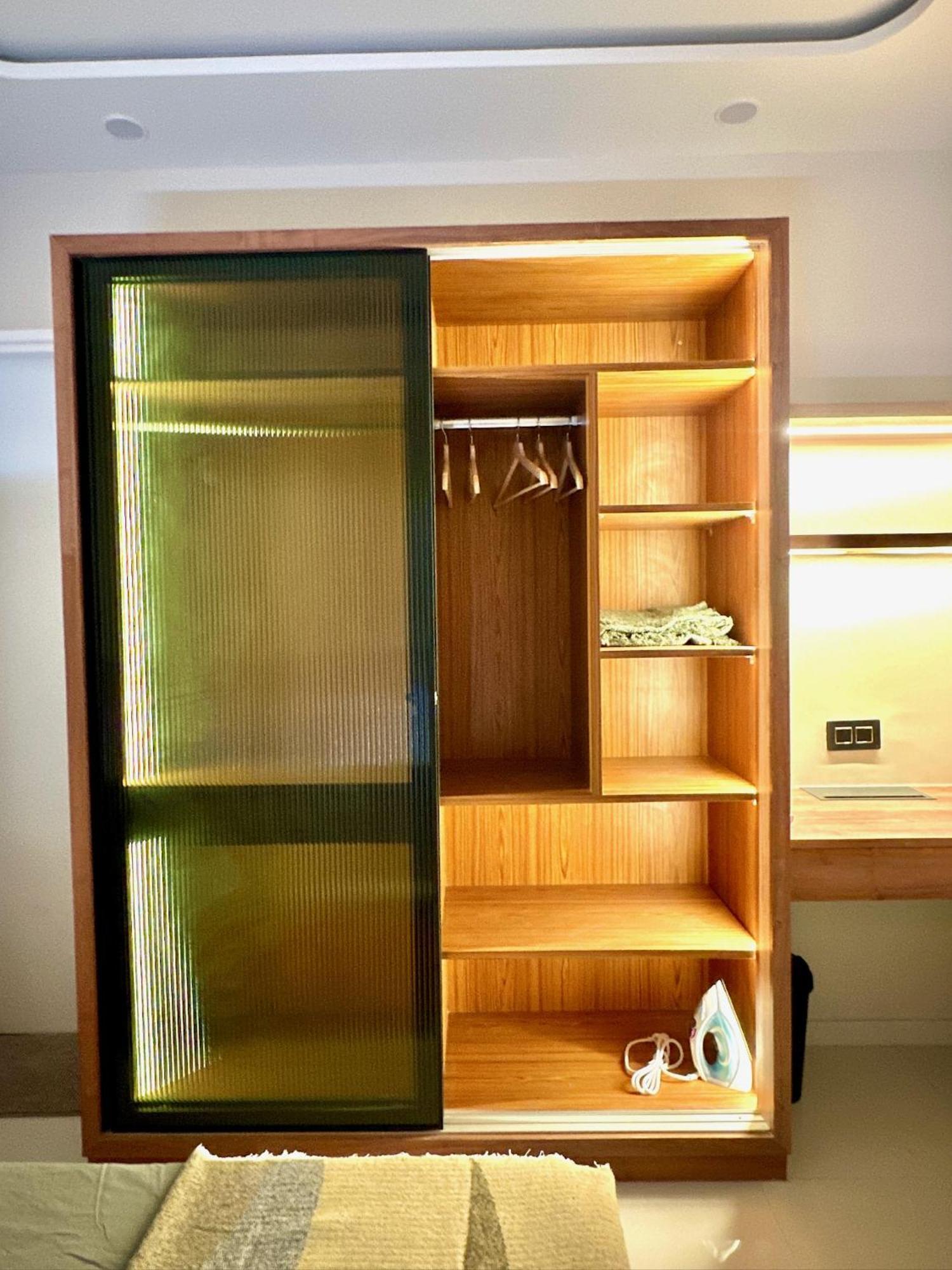 Peacock Palace 2Bhk Modern Ac Flat In Baner Púna Exteriér fotografie
